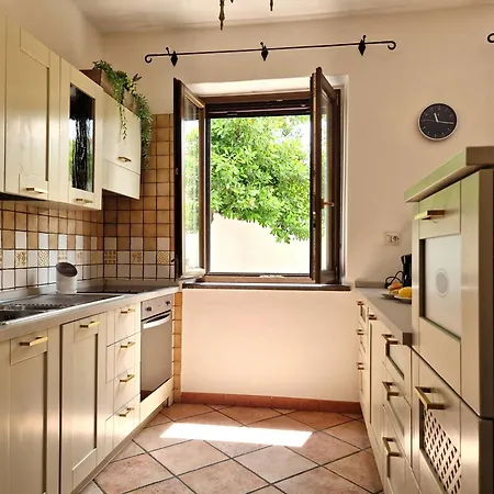 בית נופש Omo Madela Ghilarza